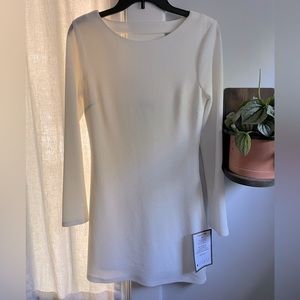 ✨ NWT Open back mini-dress